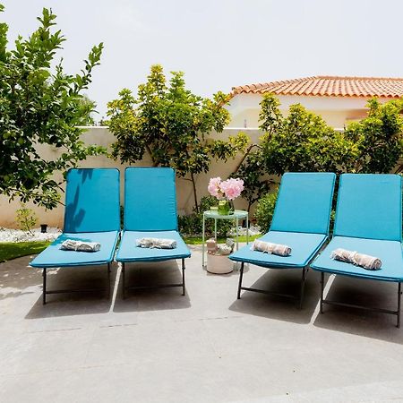 Villa With A Private Swimming Pool Каляо Салвахе Екстериор снимка