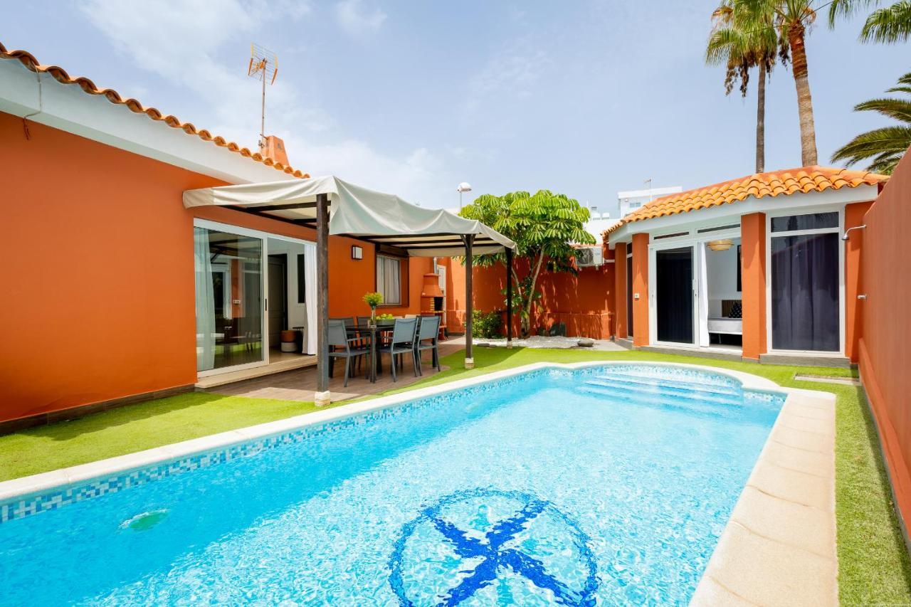 Villa With A Private Swimming Pool Каляо Салвахе Екстериор снимка